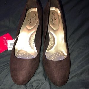 NWT DexFlex comfort heels